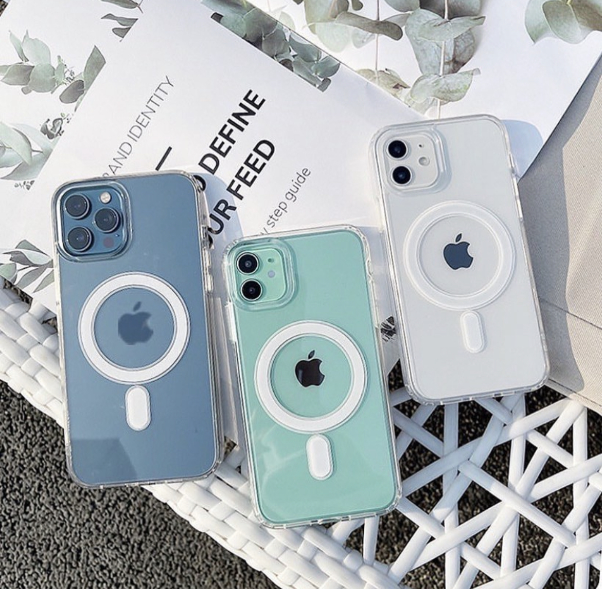 99FA12BC-CA27-4DDC-9045-E62110898C51 Coque en silicone MagSafe pour iPhone 13 Pro – Image 1