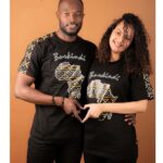 T-shirt Burkindi motif Afrique Bogolan à col rond - Noir – Image 2