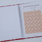 Budget planner à motif pagne - rouge – Image 4