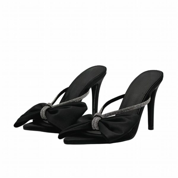 Sandales à talons aiguille en cuir – Noir