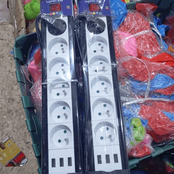 Lot de 2 Rallonges 6 Prises 3 Port USB