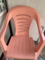 Chaise en Plastique Confortable et Légère – Design Moderne – Image 4