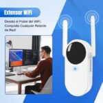 Banner for Extensor WiFi featuring a white dual-antenna WiFi extender on a blue geometric background and an inset photo of a man coding at a desk.
