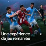 Three soccer players chase the ball during a match: two Manchester City players in light blue defend against a red-and-white Bayern Munich player, with the French phrase 'Une expérience de jeu remaniée' overlaid.
